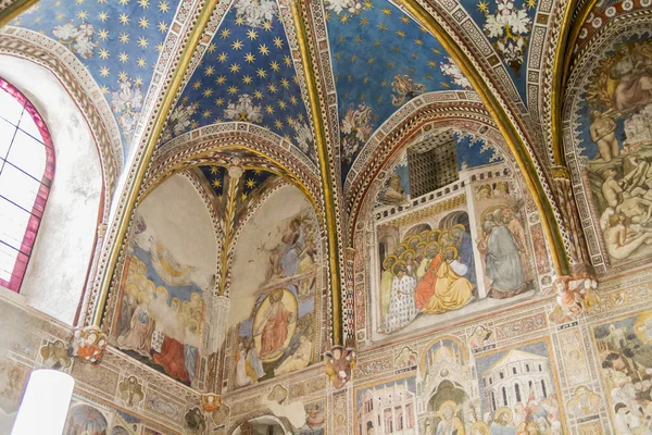 Capela arruinada dentro da Catedral de Toledo — Fotografia de Stock