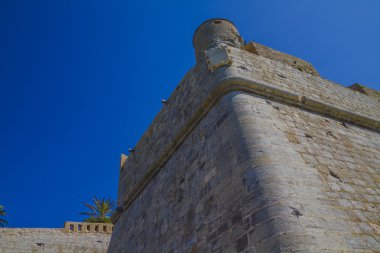 İspanya'da bulunan peniscola şehir