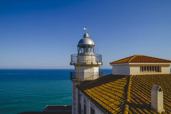 Spaanse landschap met diepe blauwe zee — Stockfoto