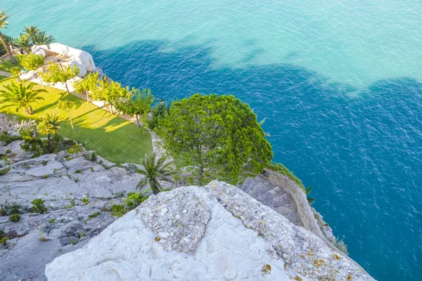 Spanska landskap med djupa blå havet — Stockfoto