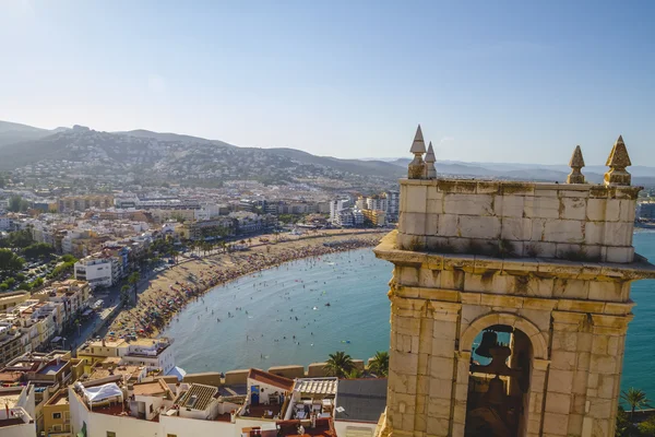 Spaanse landschap met diepe blauwe zee — Stockfoto