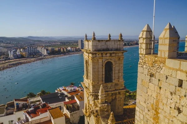 Paisagem espanhola com mar azul profundo — Fotografia de Stock