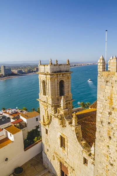 Paisagem espanhola com mar azul profundo — Fotografia de Stock