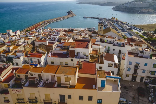 Paisagem espanhola com mar azul profundo — Fotografia de Stock