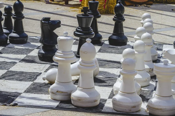 Гигантские шахматы — стоковое фото