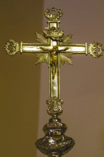Kreuz mit silberner Figur — Stockfoto