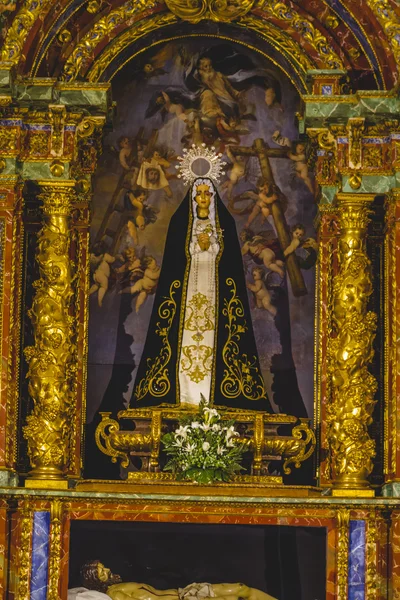 Virgin Mary in gilded chapel — Stock Photo, Image