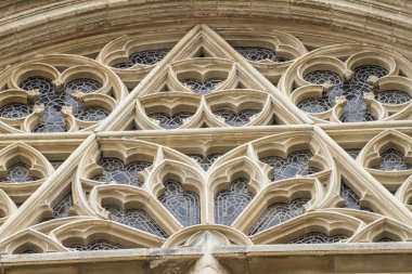 süs eşyaları ve Gotik tarzı heykelleri