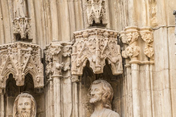 Ornamenten en sculpturen van gotische stijl — Stockfoto