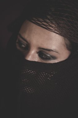 Geleneksel İslam peçe kadında