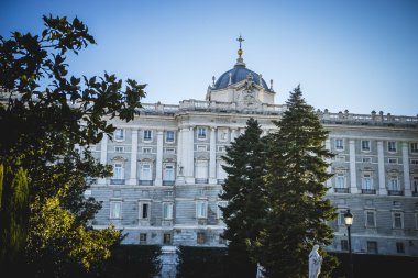Madrid Kraliyet Sarayı