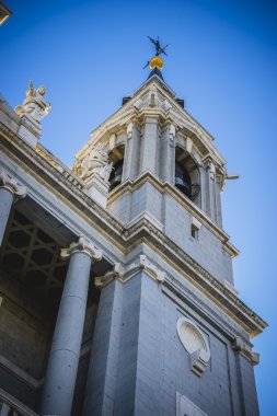 Antik Almudena Katedrali