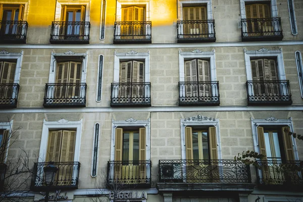 Building with classic balconies — Stock Photo, Image