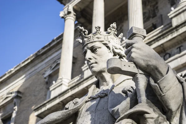 Скульптура Альфонсо Ель Sabio, іспанського короля — стокове фото