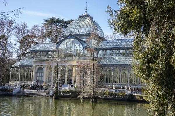 Palais de cristal dans le parc du Retiro — Photo