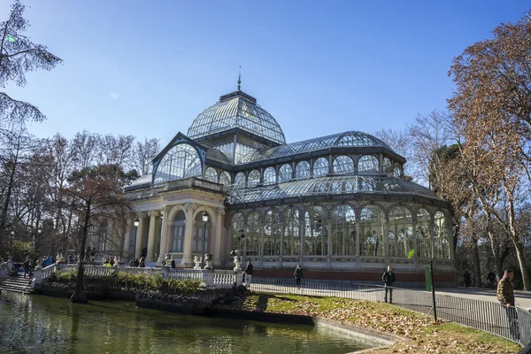 Palais de cristal dans le parc du Retiro — Photo