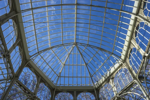 Palacio de Cristal en el Parque del Retiro — Foto de Stock