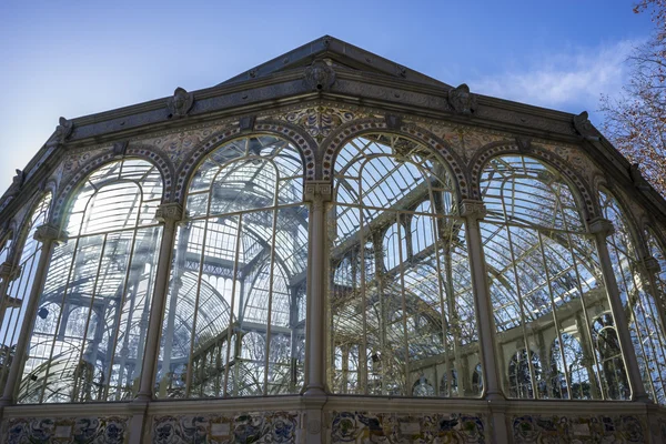 Palais de cristal dans le parc du Retiro — Photo