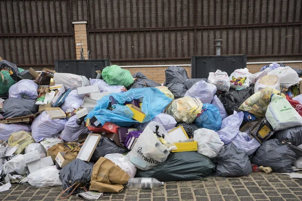 Greve por recolha de resíduos urbanos — Fotografia de Stock