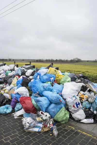 Sciopero della raccolta dei rifiuti urbani — Foto Stock