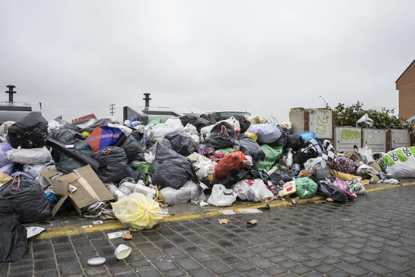 Huelga de recogida de residuos municipales — Foto de Stock