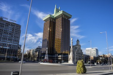 Madrid Plaza colon Anıtı