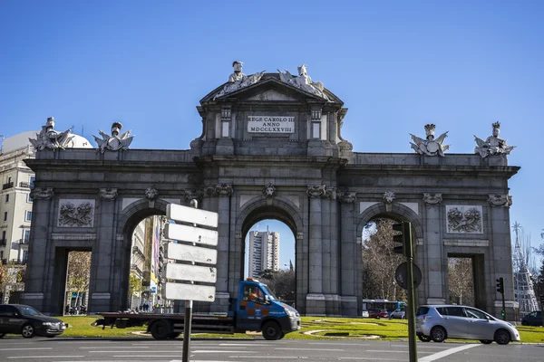 Efsanevi alcala kapı Madrid — Stok fotoğraf
