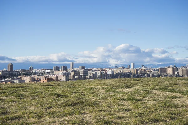 De skyline van de stad van Madrid — Stockfoto