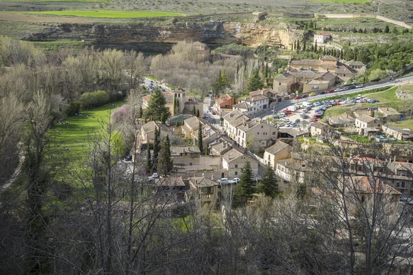 Anteny widoki z hiszpańskiego miasta Segovia. Starożytne rzymskie i m — Zdjęcie stockowe