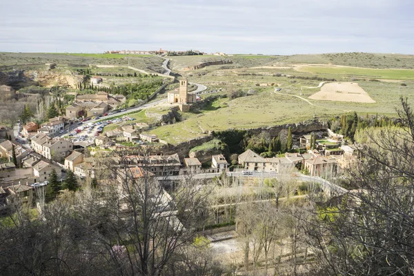 Vue aérienne de la ville espagnole de Ségovie. Ancienne romaine et m — Photo