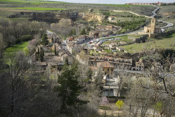 Vistas aéreas de la ciudad española de Segovia. Antiguo romano y m — Foto de Stock