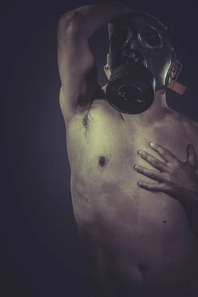 Γυμνό άνθρωπο με μάσκα αερίων — Φωτογραφία Αρχείου