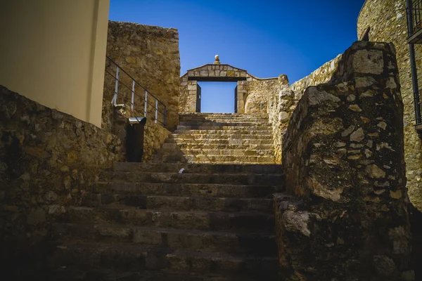 Otantik sokak taş merdivenle — Stok fotoğraf