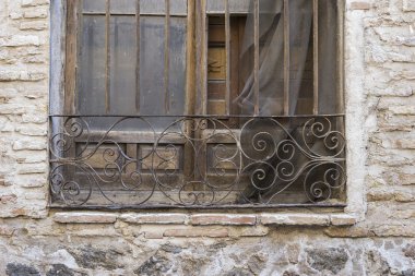 Castilian tarzı eski ahşap pencere