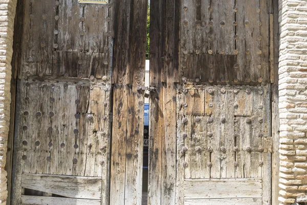 卡斯蒂利亚风格的门 — 图库照片