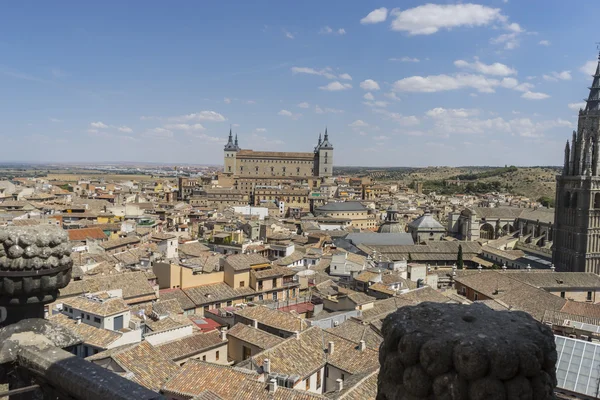 Výhledem na město Toledo s fortess ve Španělsku — Stock fotografie