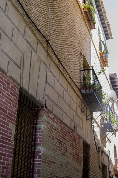 Gatorna i staden Toledo, medeltida arkitektur och kastilianska — Stockfoto
