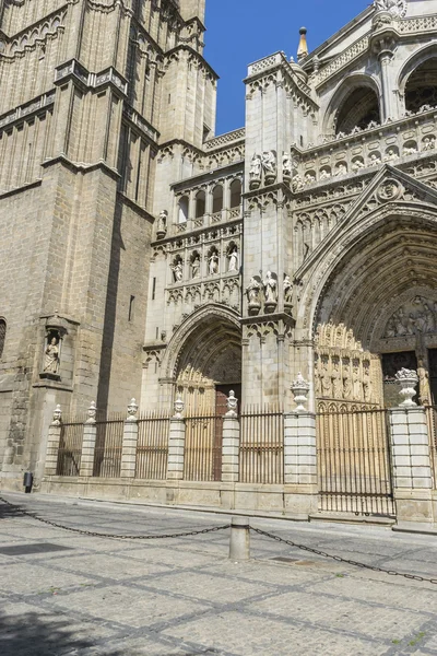 Fachada de la catedral de Toledo —  Fotos de Stock