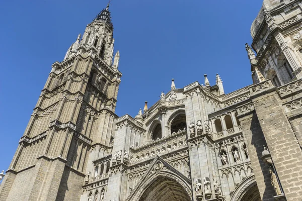 Fassade der Kathedrale von Toledo — Stockfoto