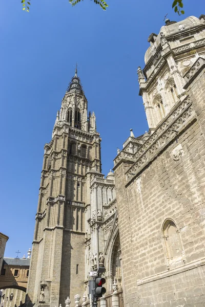 Facade of the cathedral of Toledo — Stock Photo, Image