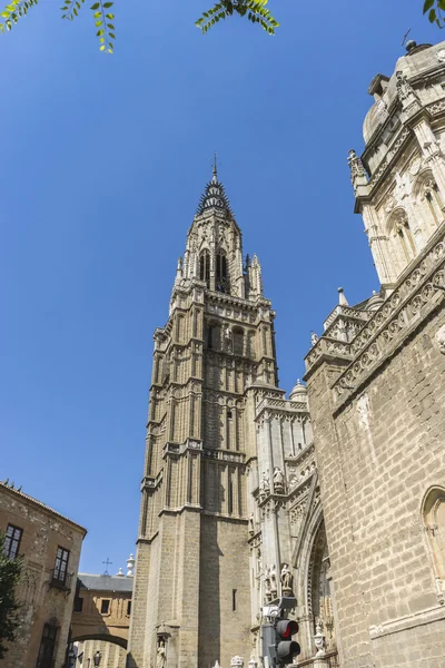 Fasaden av katedralen i Toledo — Stockfoto