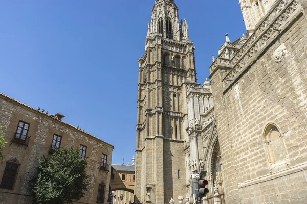 Facade of the cathedral of Toledo — Stock Photo, Image