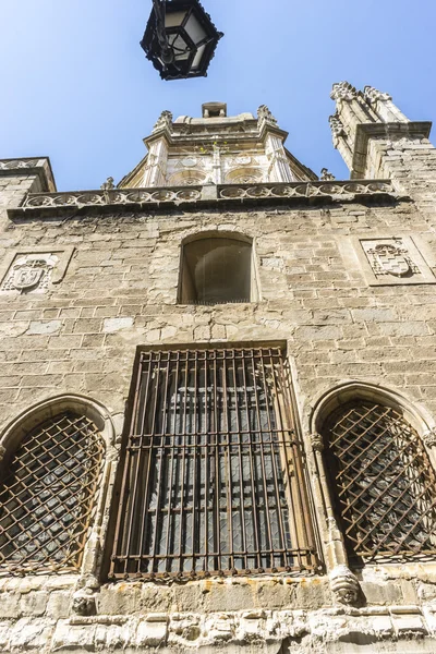 Fasada katedry w Toledo — Zdjęcie stockowe