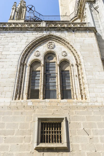 Facciata della cattedrale di Toledo — Foto Stock