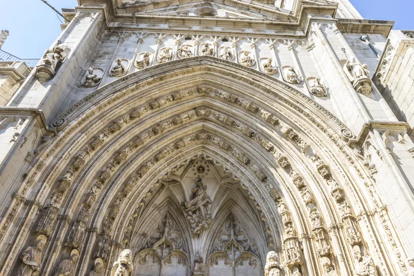 Facade of the cathedral of Toledo — Stock Photo, Image