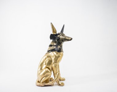 Mısır tanrısı Anubis'in heykeli