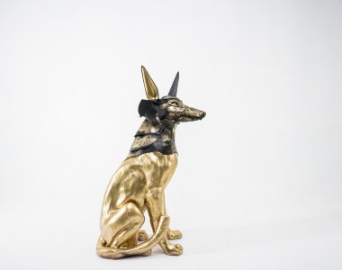 Mısır tanrısı Anubis'in heykeli