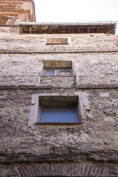 Antiguas ventanas y ciudad clásica de San Ildefonso, Palacio —  Fotos de Stock