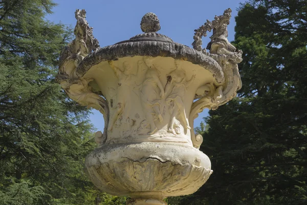 Vaso de pedra em Jardines de la Granja de San Ildefonso — Fotografia de Stock