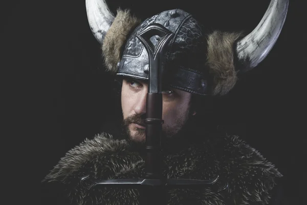 Vikinga med hjälm — Stockfoto